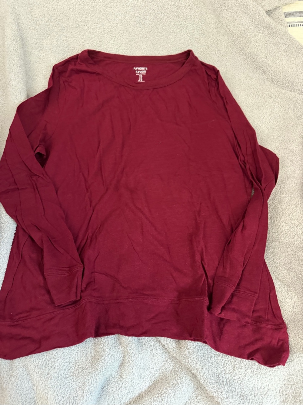 GAP women’s xl Long Sleeve Crewneck Top - Burgundy